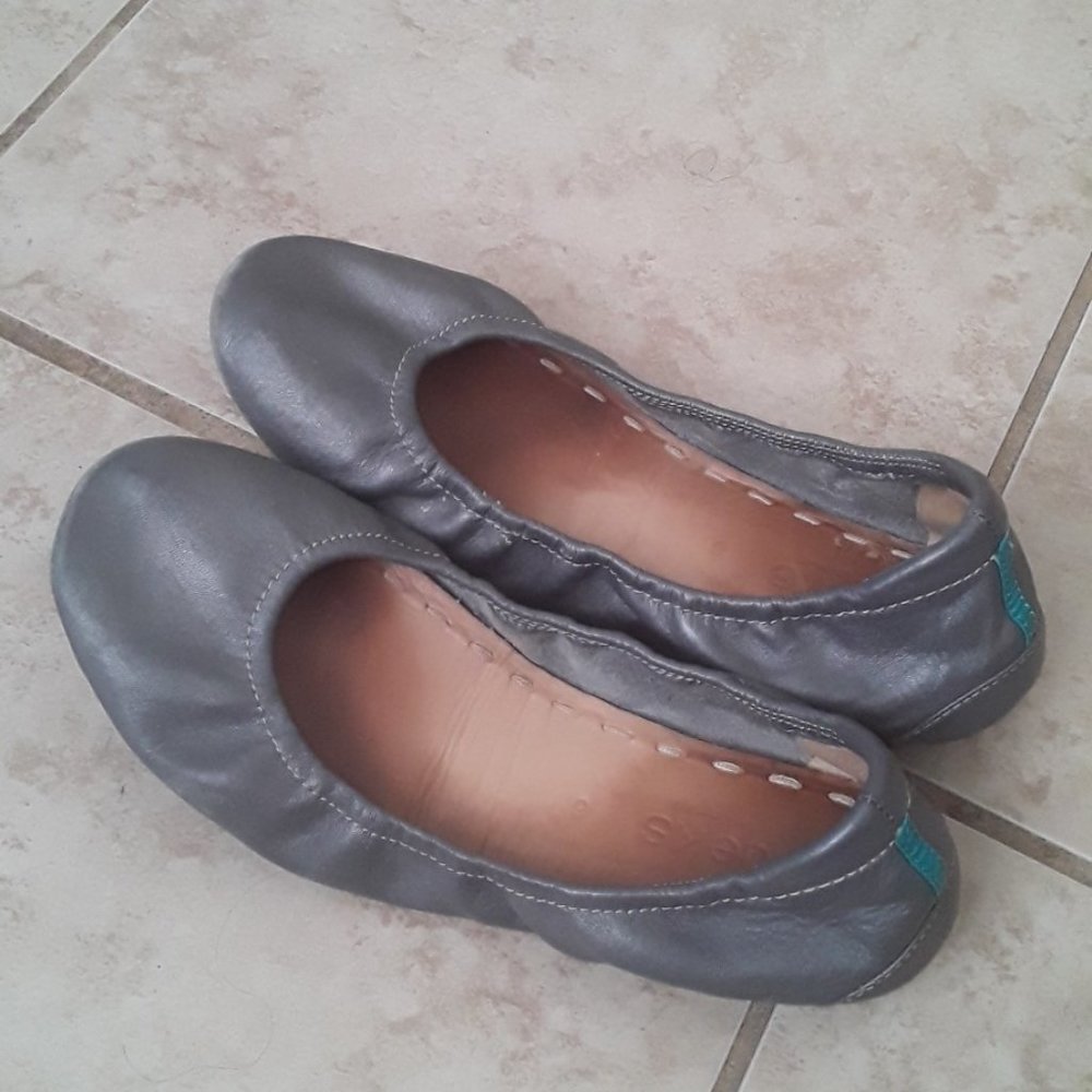 Tieks  6 gray leather ballet flats foldable